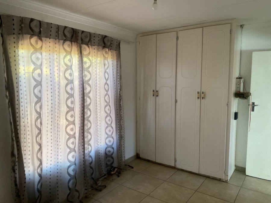 2 Bedroom Property for Sale in Geelhoutpark North West